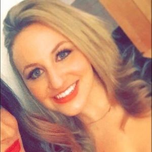 Meet your Posher, Alexandra